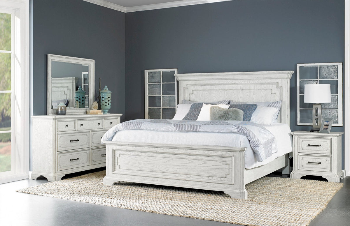Clara Queen Panel Bed