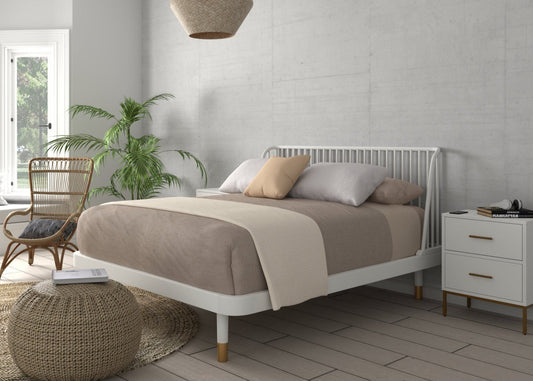 Madelyn Standard King Slat Back Platform Bed